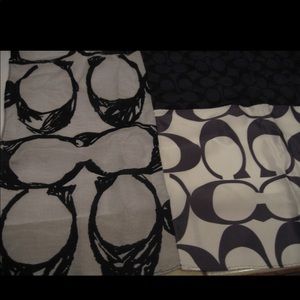 GREY AND BLACK COACH SCARF